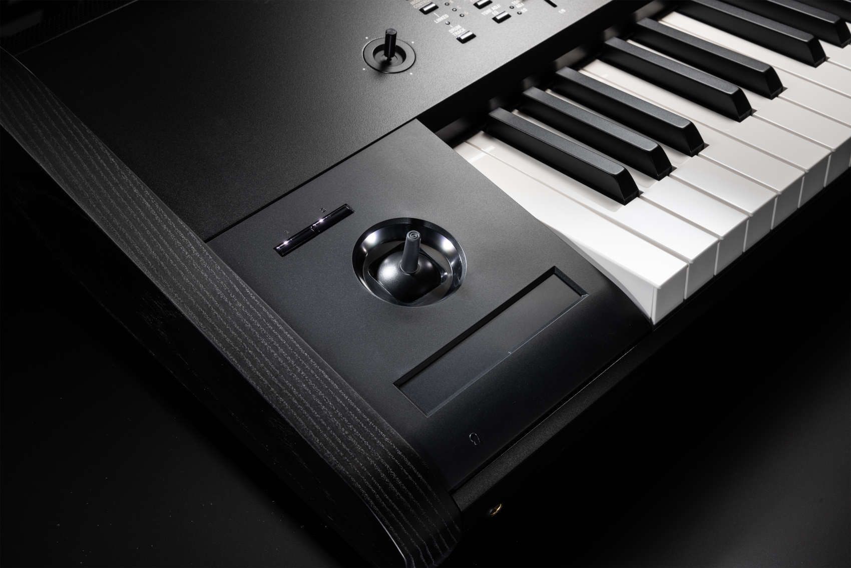 Korg Kronos 3 73 - фото 4