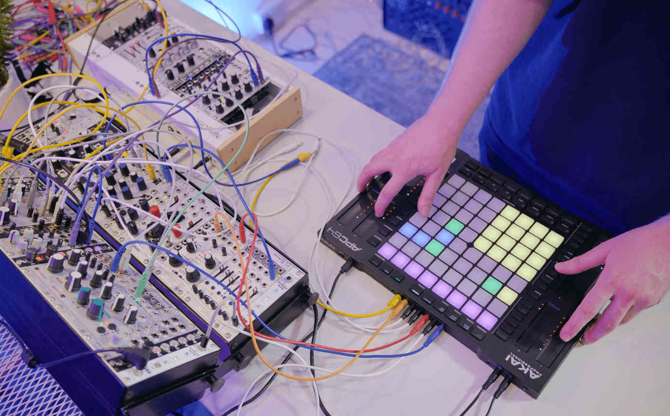 Akai Pro APC 64 - фото 13